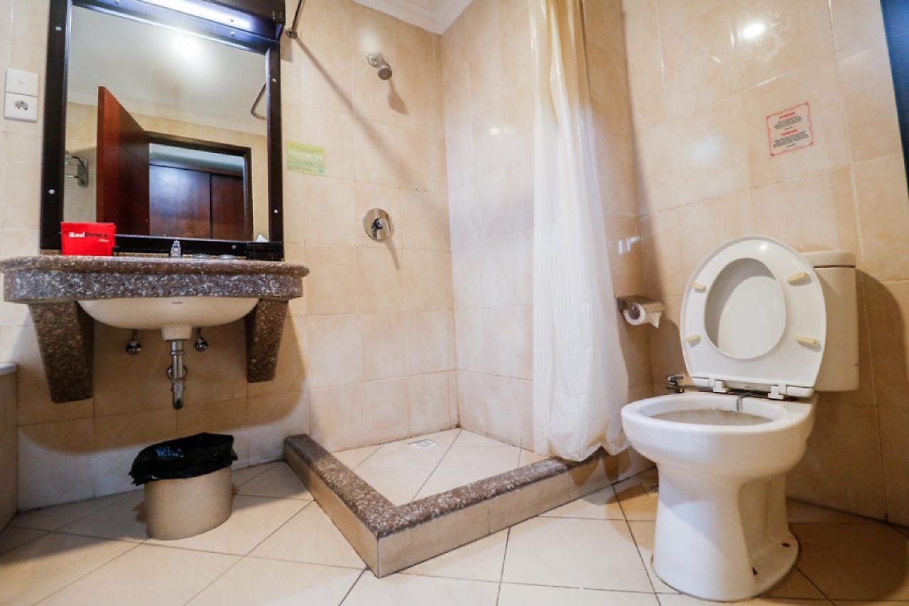 Reddoorz Premium @ Bukit Damai Indah Hotel Balikpapan Kültér fotó