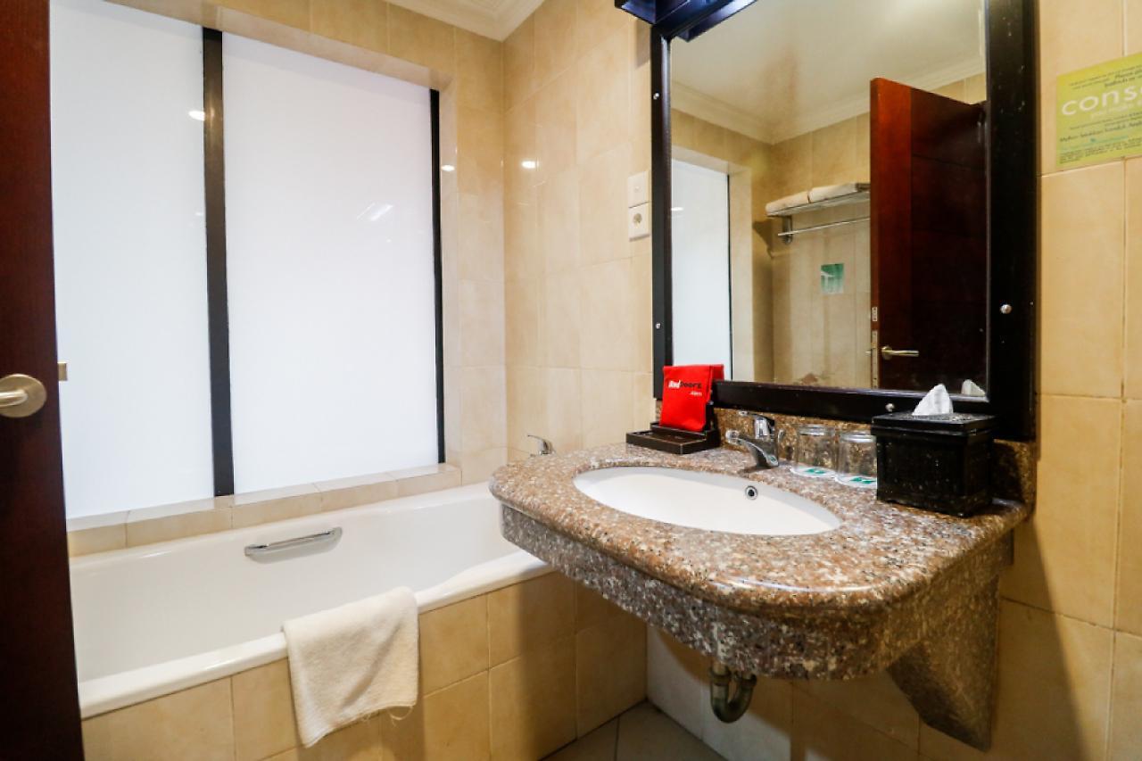 Reddoorz Premium @ Bukit Damai Indah Hotel Balikpapan Kültér fotó