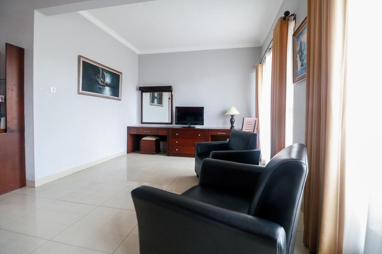 Reddoorz Premium @ Bukit Damai Indah Hotel Balikpapan Kültér fotó